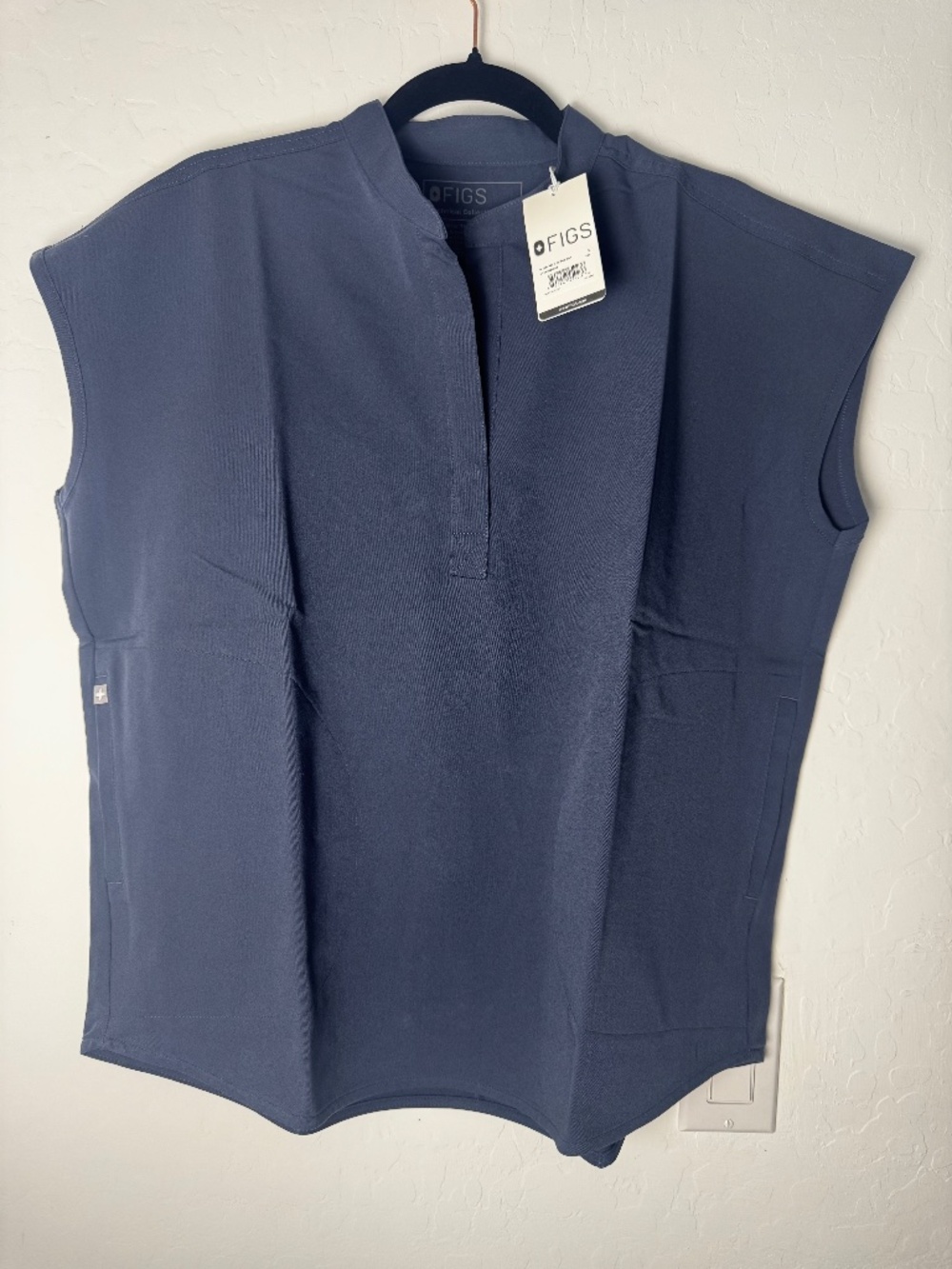 NWT FIGS Dark Sky Rafaela Top Small Zamora Joggers Medium Nurse Scrub Set - Picture 4 of 8